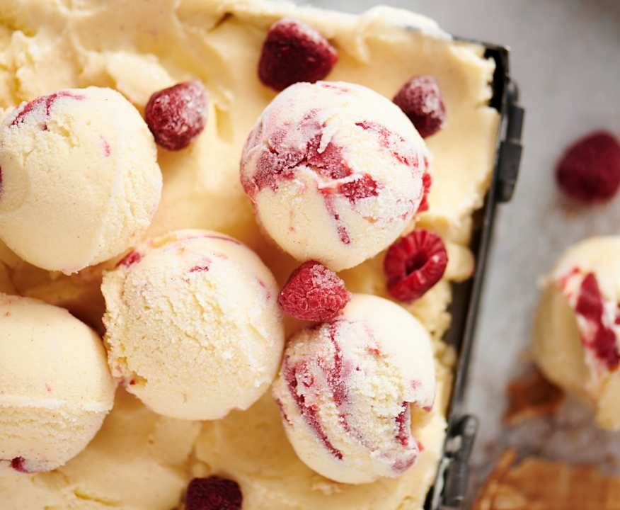 Gelato allo skyr vaniglia e lamponi Protein