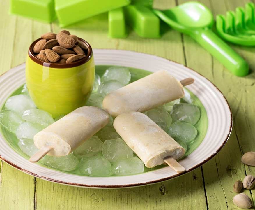 Ghiaccioli cremosi alla mandorla e pistacchi Protein