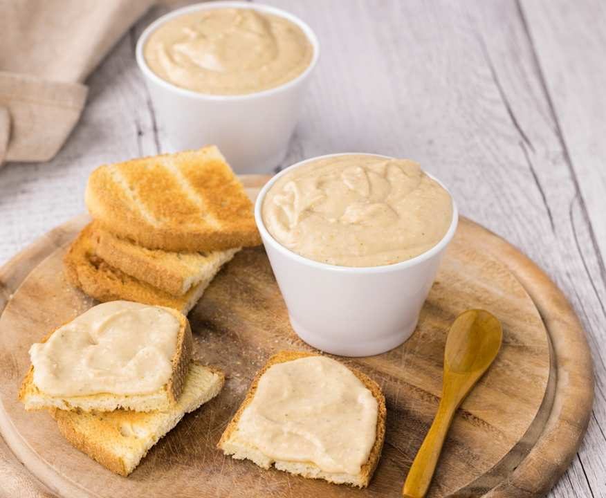 Hummus di fagioli e yogurt Protein