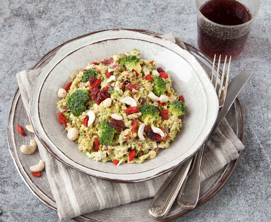 Insalata di broccoli con bacche di goji