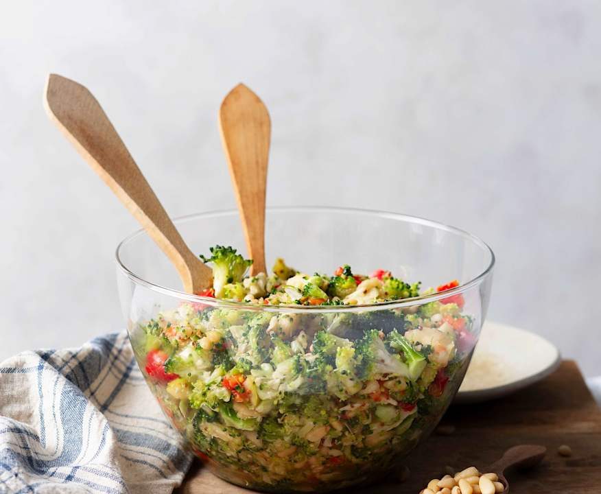 Insalata di broccoli, peperoni rossi e pinoli Low Fat