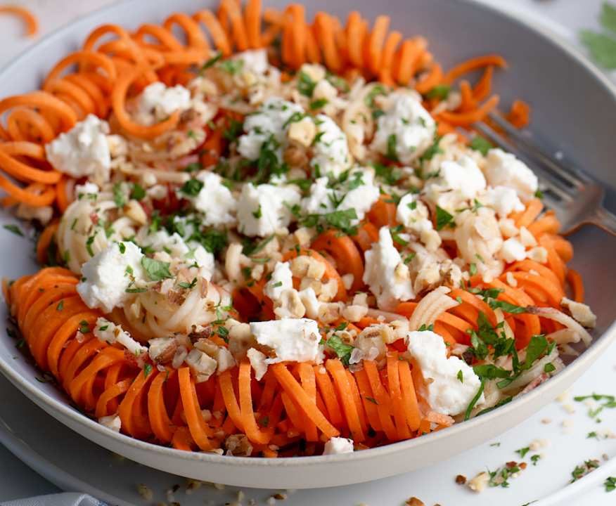 Insalata di carote e mele con Feta e noci Protein