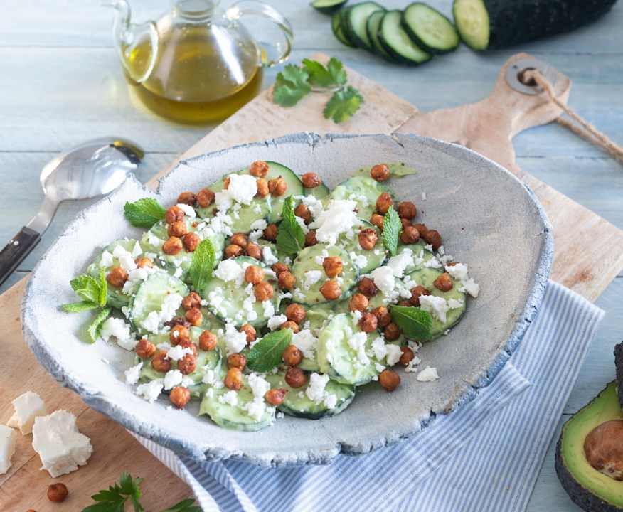 Insalata di cetrioli, avocado e ceci croccanti Low Fat