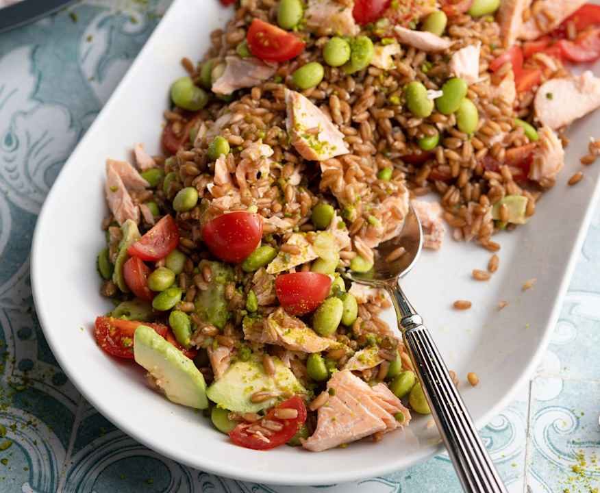 Insalata di farro con salmone e verdure Protein