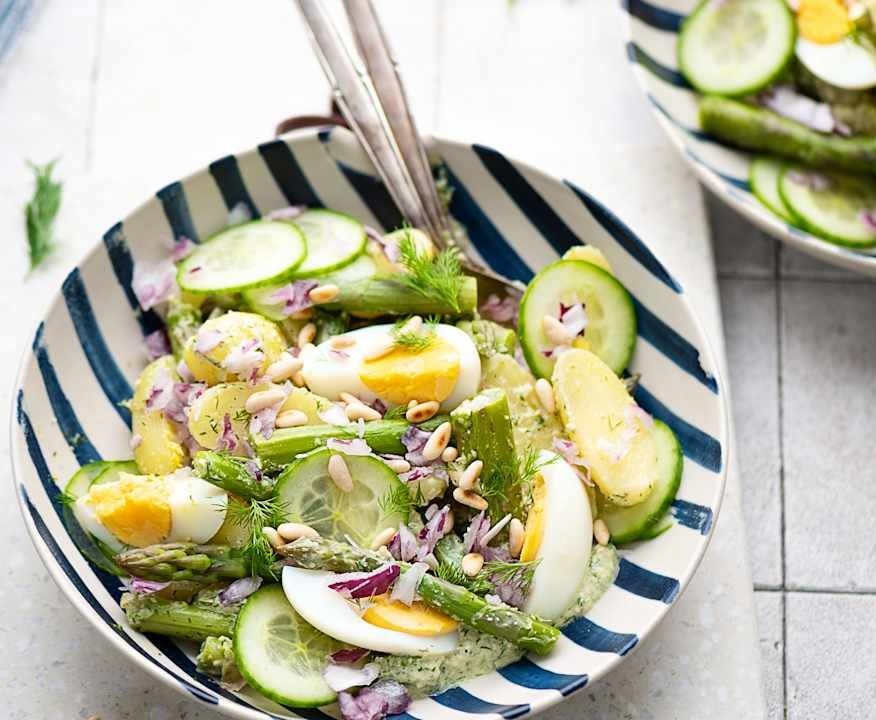 Insalata di patate novelle e asparagi con pesto di aneto Protein