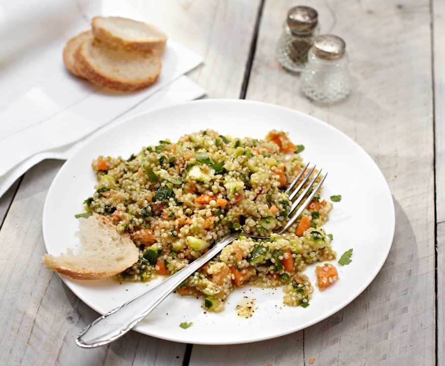 Insalata di quinoa con zucchine e carote in salsa agrodolce Low Fat