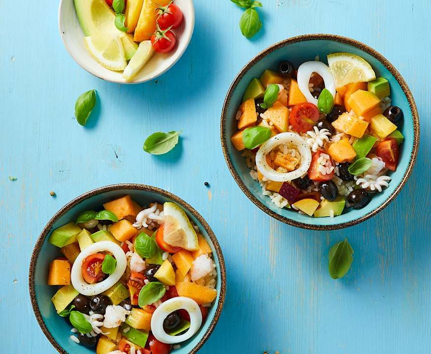 Insalata di riso frutta, verdure e pesce Protein