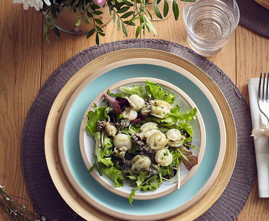 Insalata di seppioline con frutta secca Low Carb