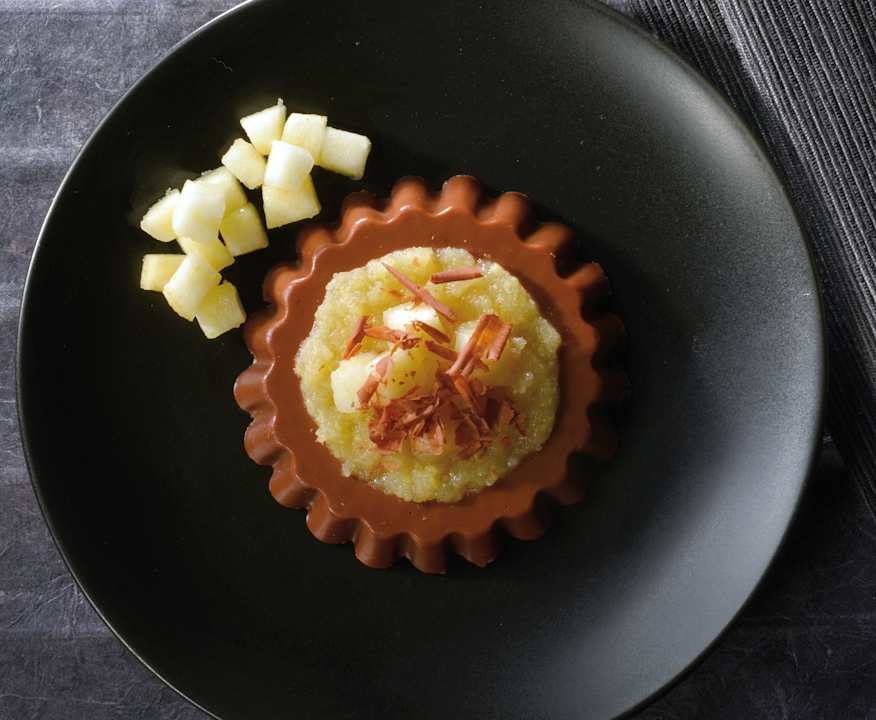 Latte cotto al cioccolato con coulis di pere e zenzero