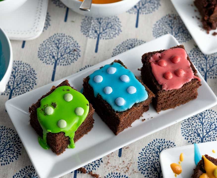 Mattoncini al cioccolato e glassa colorata Low Fat