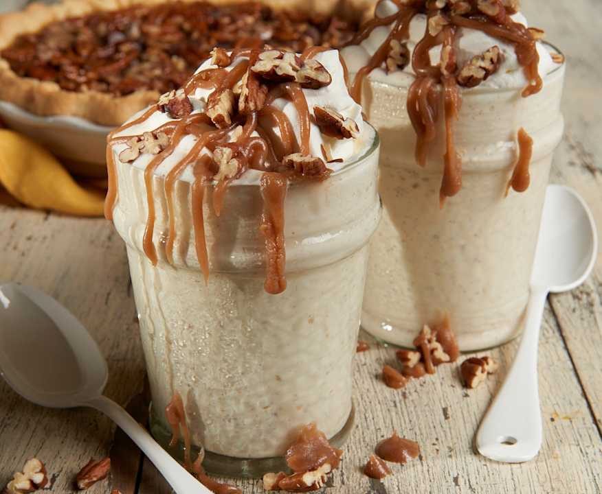 Milkshake alla vaniglia e torta alle noci pecan