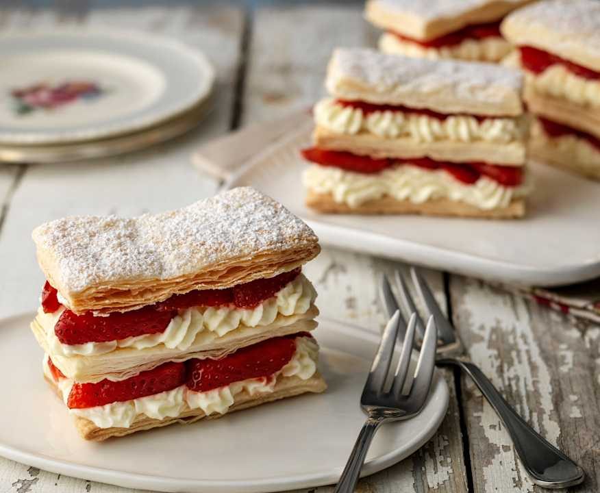 Mini millefoglie fragole e sambuco