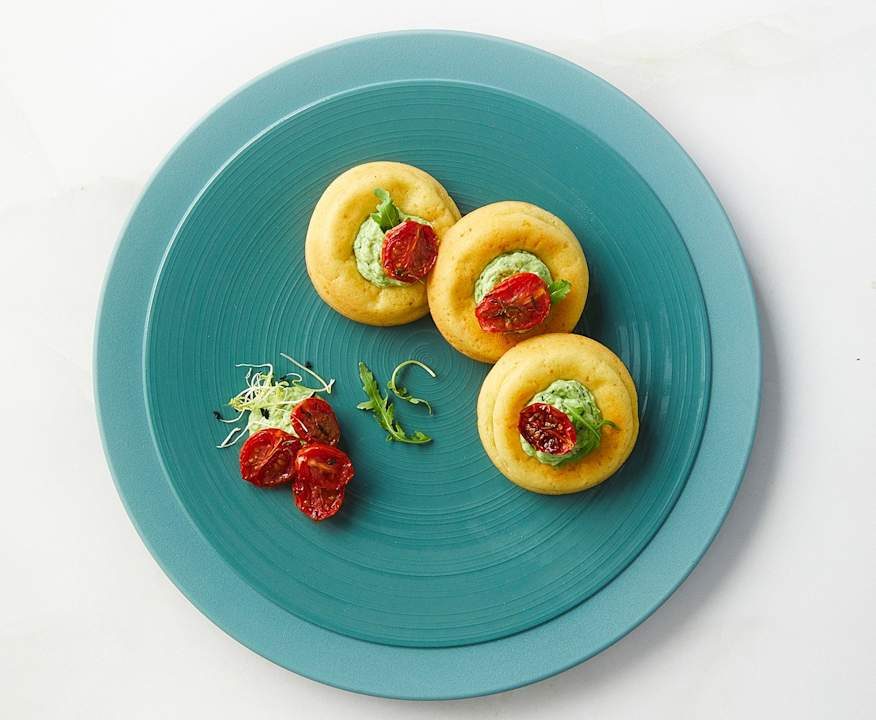 Mini savarin con crema di rucola e pomodorini confit Low Fat