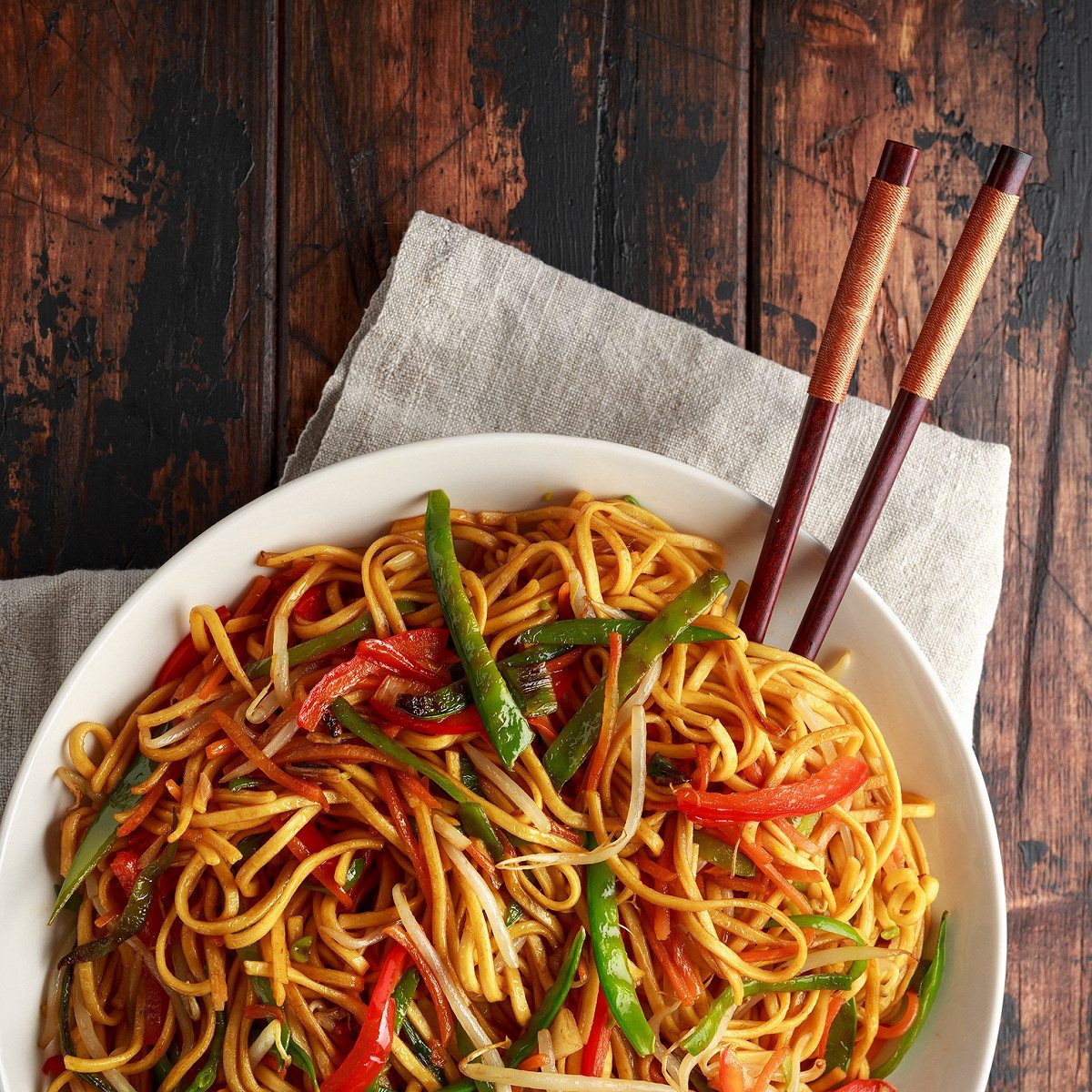 Noodles saltati con pollo