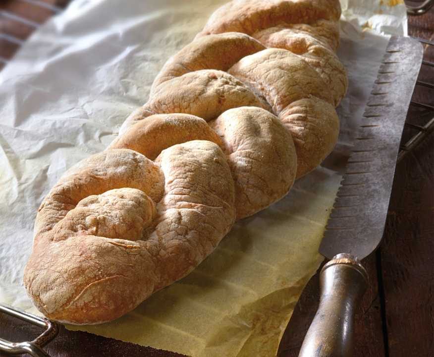 Pan di castagne in treccia con noci, mandorle e nocciole Low Fat
