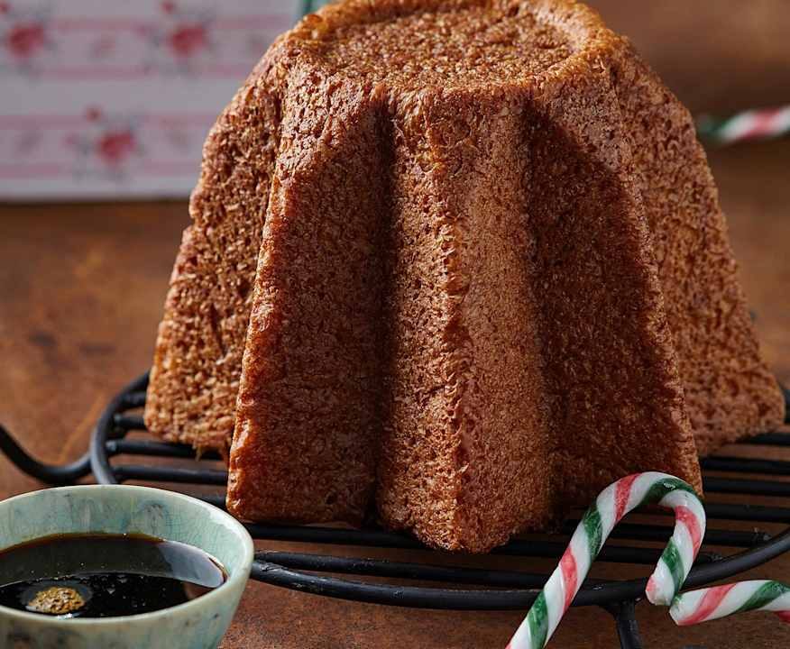 Pandoro al caffè con salsa al caramello Protein