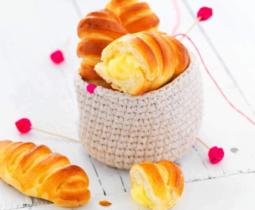 Panini al latte ripieni di crema alla vaniglia Low Fat