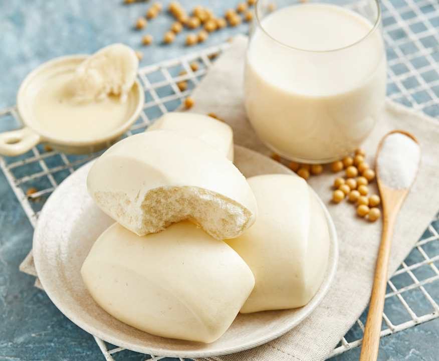 Panini al vapore e bevanda a base di soia Low Carb