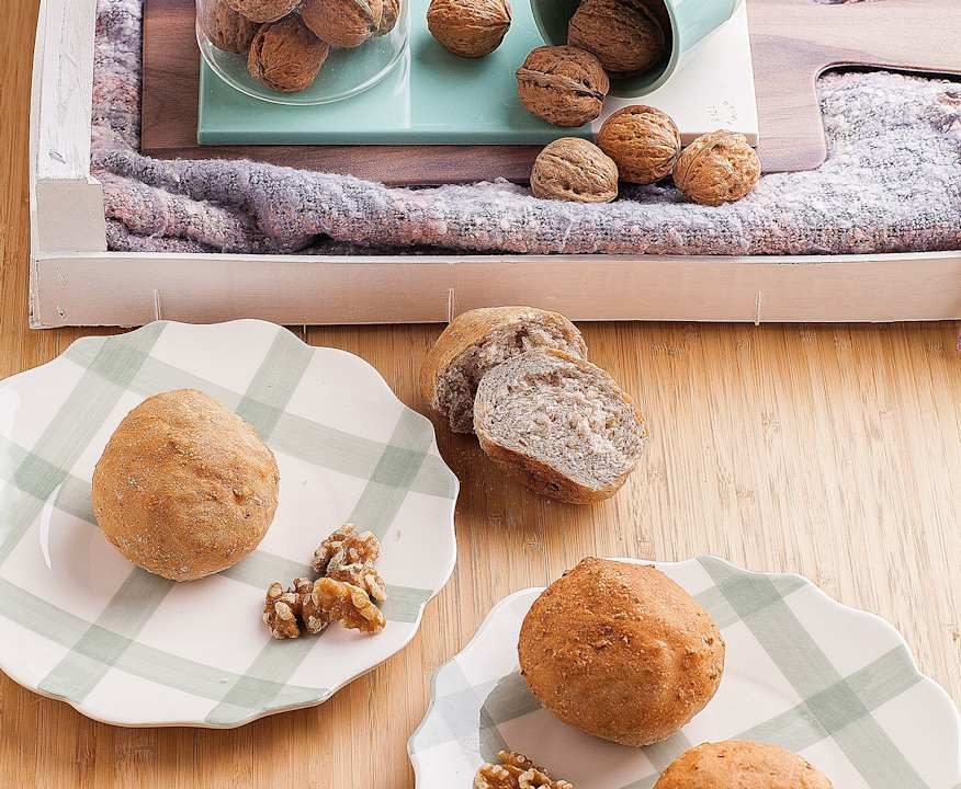 Panini alle noci e mandorle (per 2 persone) Low Fat