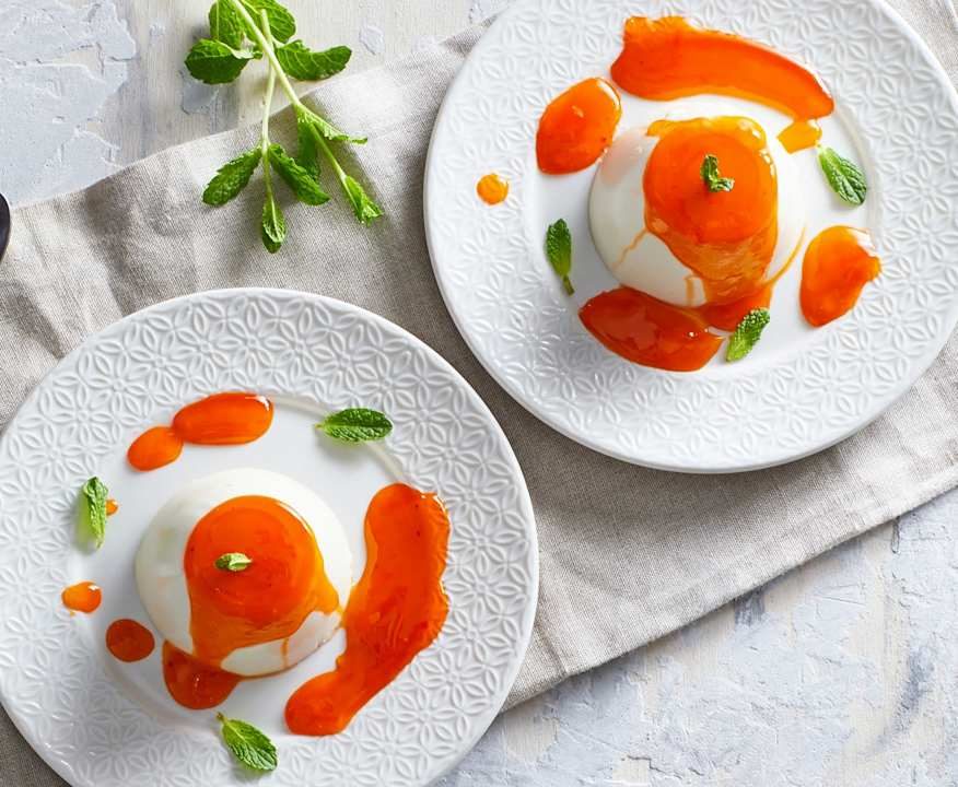 Panna cotta con coulis di albicocche Protein