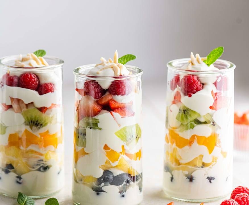 Parfait allo yogurt e frutta arcobaleno Low Carb