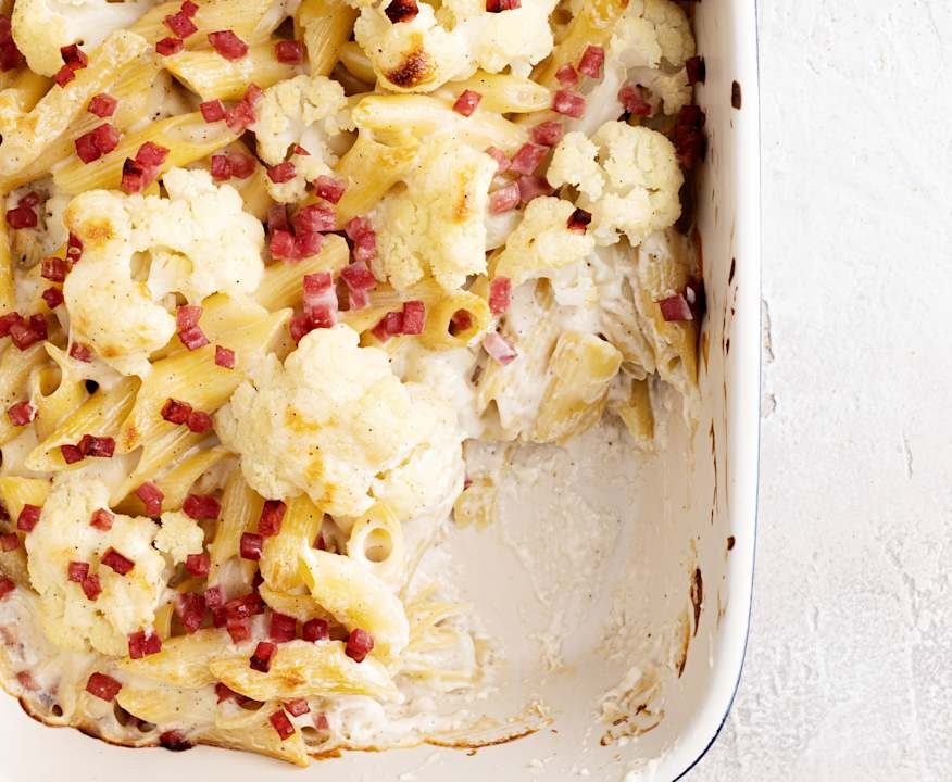 Pasta al forno con cavolfiori e scamorza