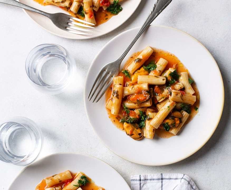 Pasta risottata al pomodoro, aglio e cozze Protein