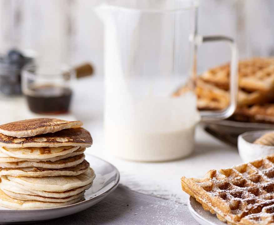 Pastella per pancakes e waffles morbidi (senza glutine, senza uova e senza lattosio) Low Carb