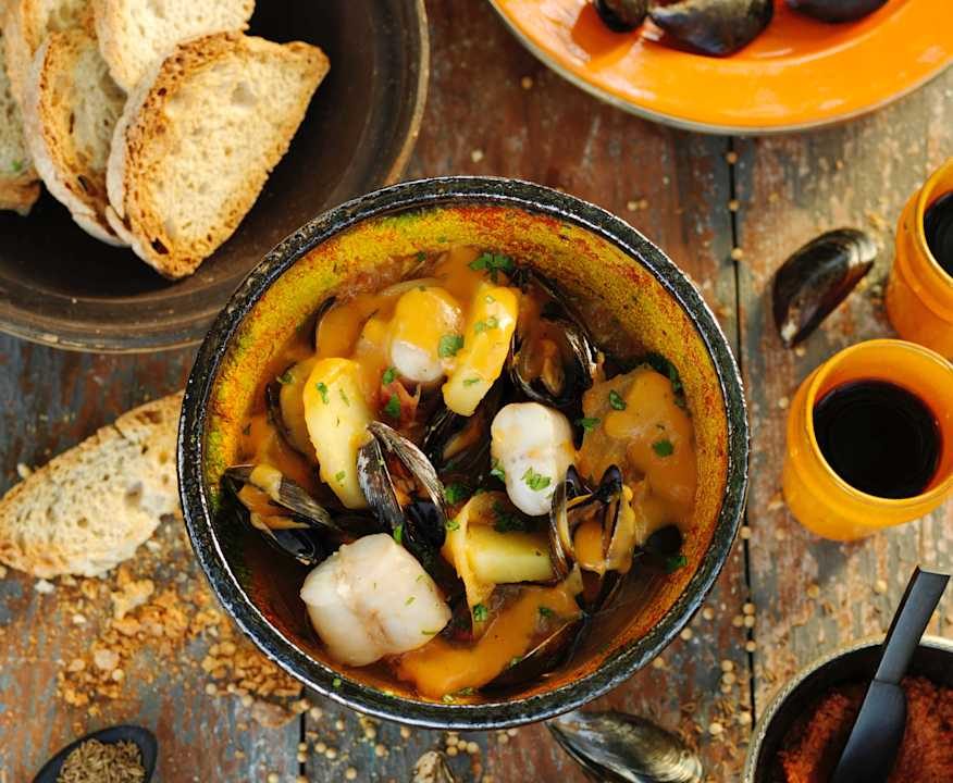 Pesce bianco e cozze in salsa piccante e harissa Low Carb