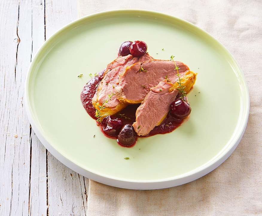 Petto d'anatra sottovuoto con salsa alle ciliegie Low Carb