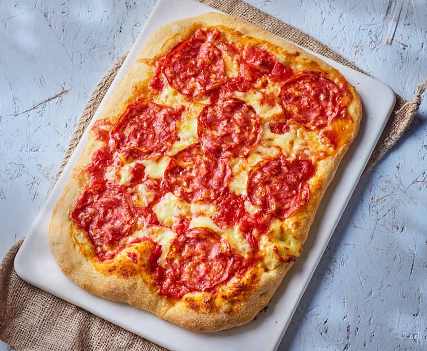 Pizza con salame piccante