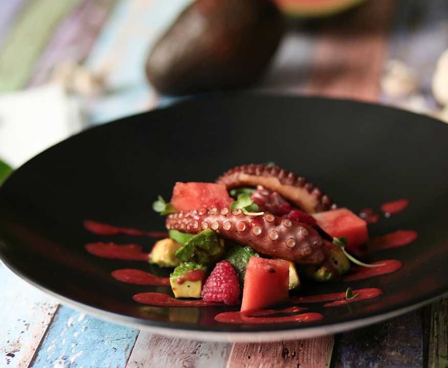 Polpo arrosto con avocado, anguria e aceto al lampone (di Mirko Ronzoni)