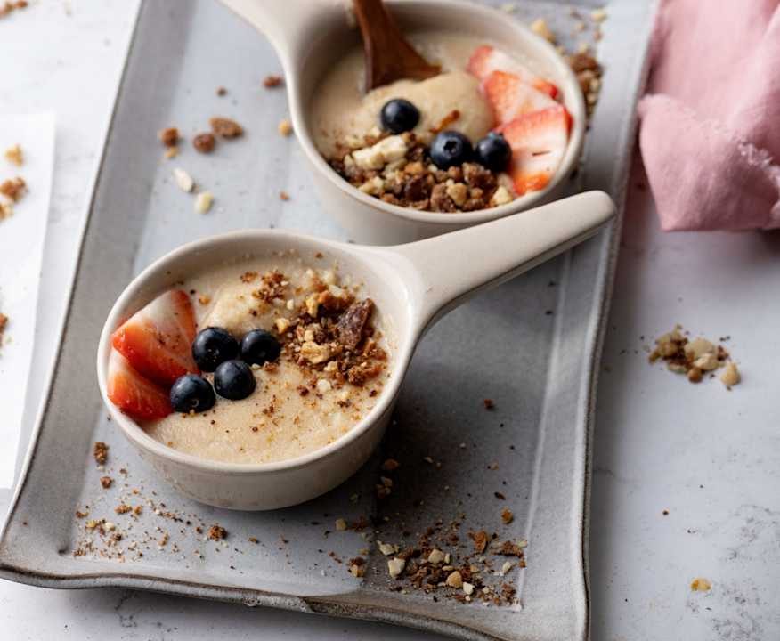 Porridge di semolino con noci e frutta fresca Low Carb