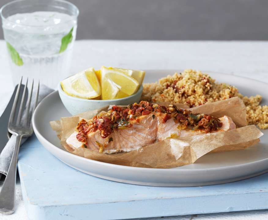Salmone al cartoccio e cous cous con pomodori secchi Low Carb