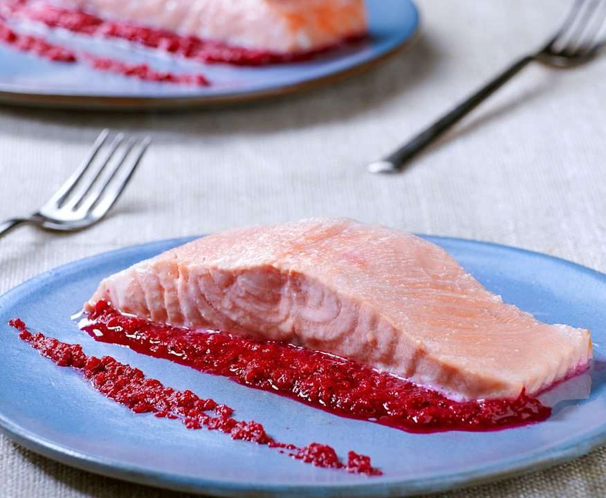 Salmone con crema di barbabietola e cumino Low Fat