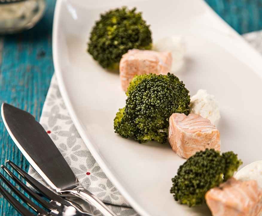 Salmone in tocchi con salsa mousseline Low Fat