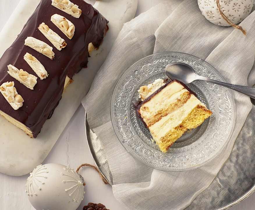 Semifreddo al pandoro e torrone con ganache al fondente Low Carb
