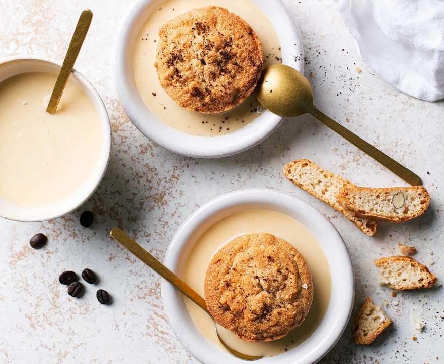 Semisfere di biscotti con salsa al caffè Protein