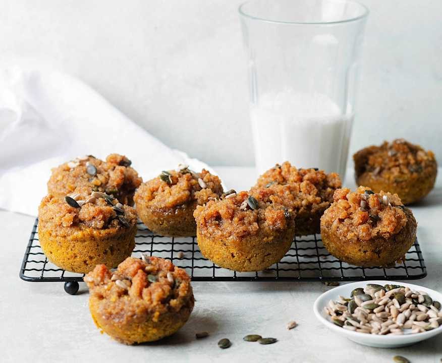 Semisfere di carote con crumble di noci