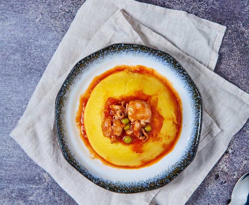 Seppioline coi piselli a Cottura Lenta con polenta Protein