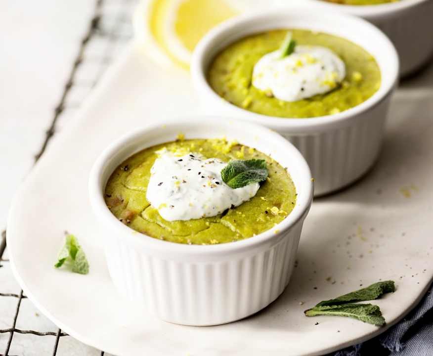 Sformatini di bucce di piselli con crema allo yogurt e menta Low Fat