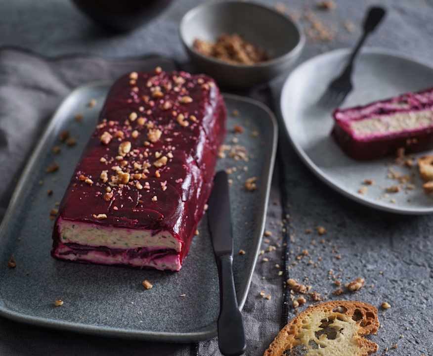 Terrina alla barbabietola e formaggio di capra
