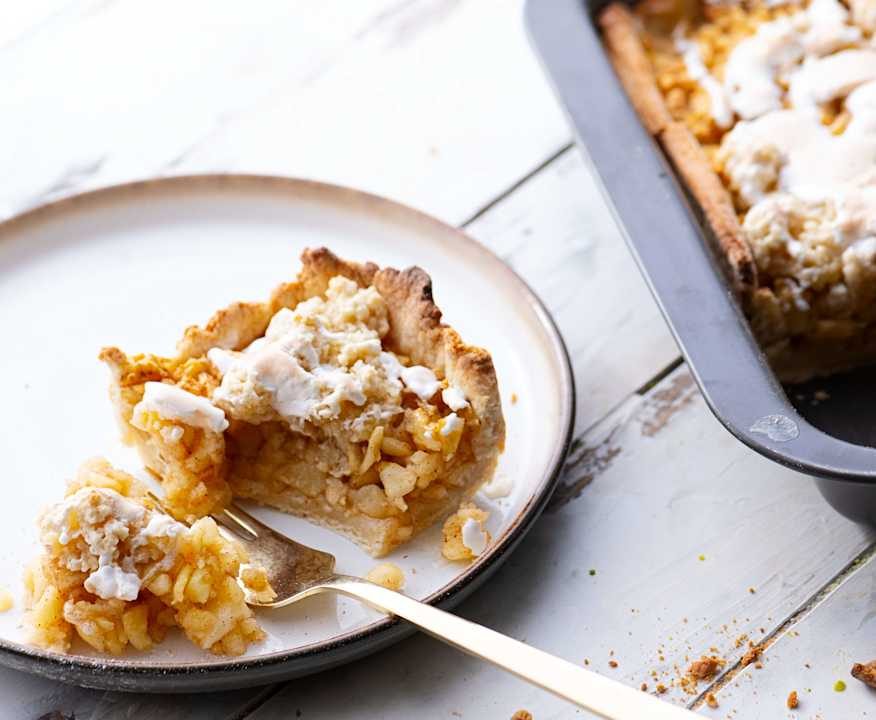 Torta di mele con meringata e crumble (vegan)