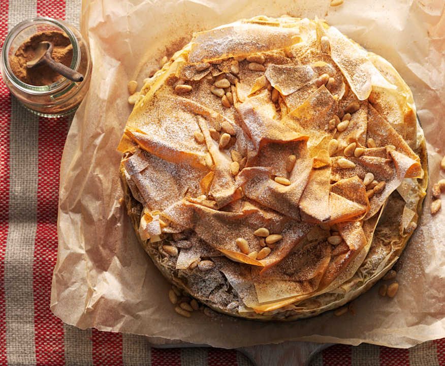 Torta ripiena di anatra, albicocche e pinoli Protein