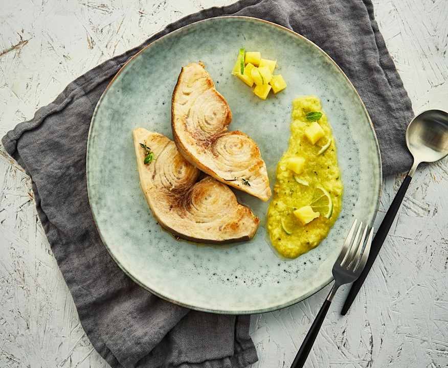 Tranci di pesce spada con salsa all'ananas Low Carb