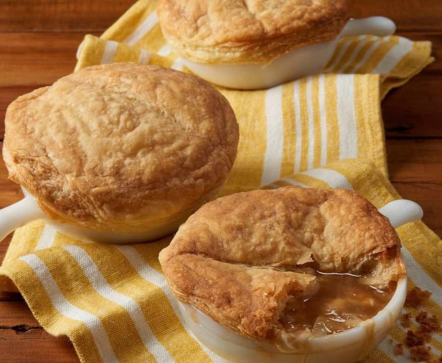 Zuppa di cipolle alla francese in crosta di sfoglia Protein