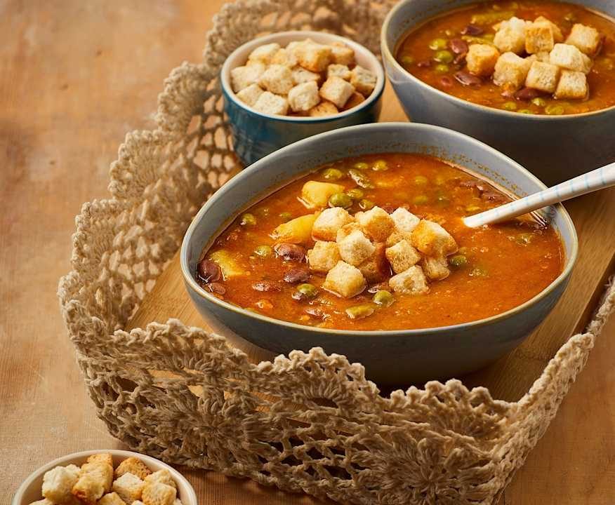 Zuppa di legumi e verdure