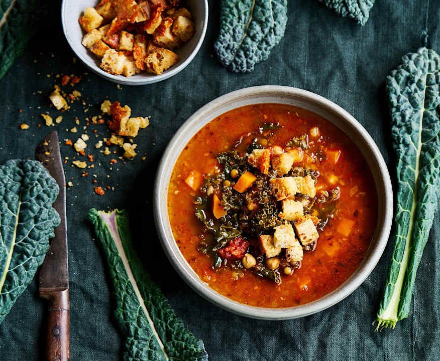 Zuppa di lenticchie, ceci e cavolo nero Low Carb
