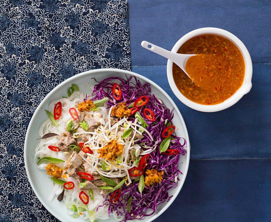 Zuppa di noodles vietnamita (Bun bo hue) Low Carb