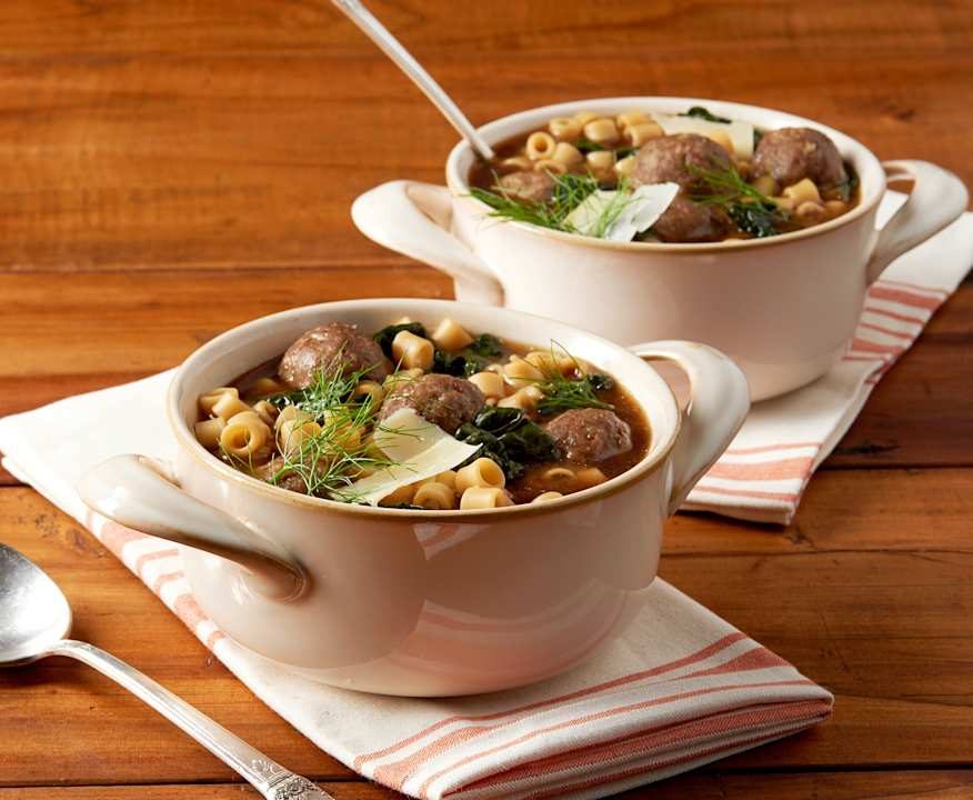 Zuppa di pasta e polpette ai funghi